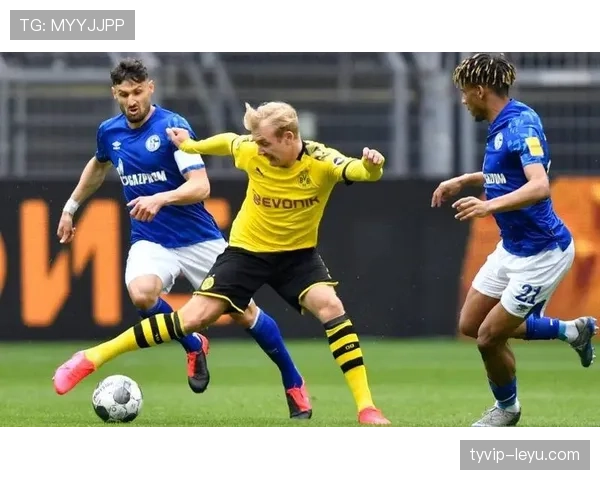 卢顿球迷集体抗议呼吁改善管理，球队状态回暖引关注