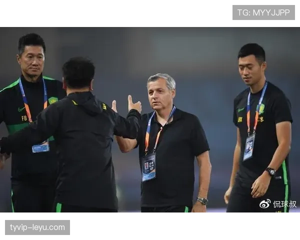 耳机裁判系统如何改变足球判罚沟通规则? 耳机裁判系统如何改变足球判罚沟通规则?