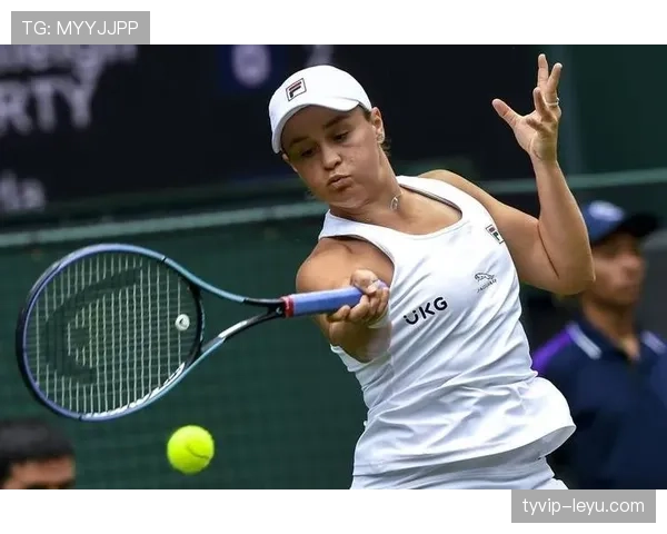 费德勒退役后每天喝三杯手冲咖啡，球拍换成了遛娃推车